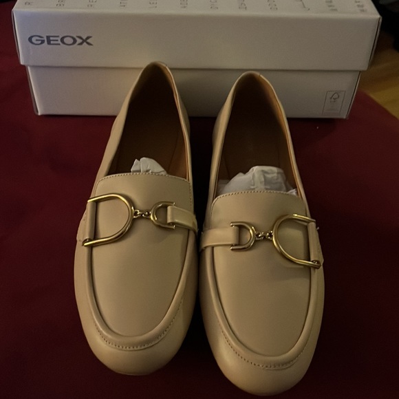 LEATHER LOAFERS
Palmaria Woman
Desert
Size 9,39,6 - Picture 4 of 4